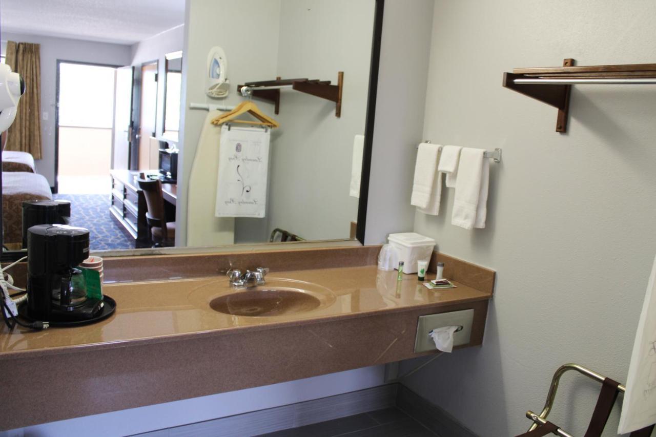 Greenlight Inn & Suites St James Saint James Buitenkant foto