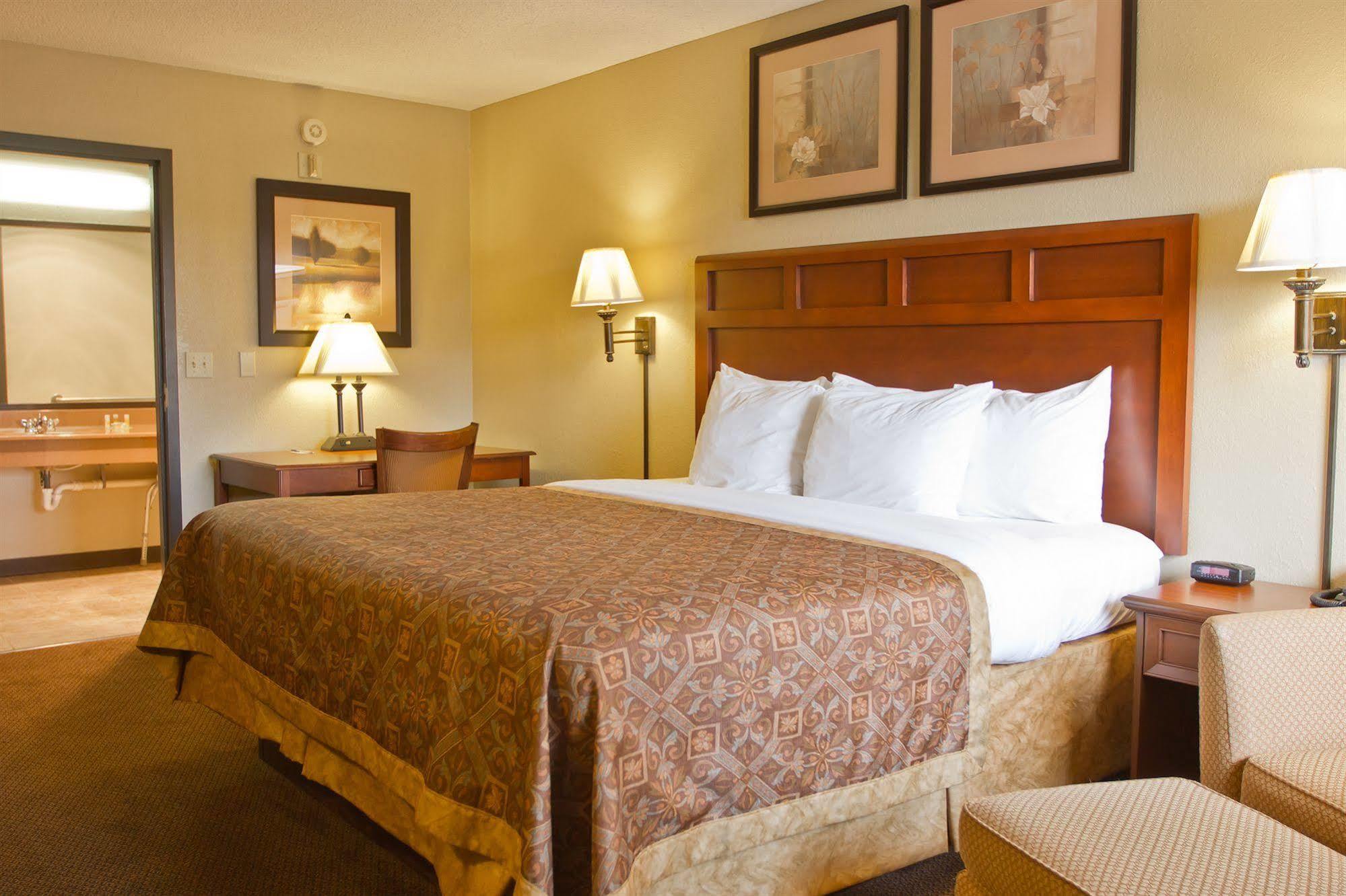 Greenlight Inn & Suites St James Saint James Buitenkant foto